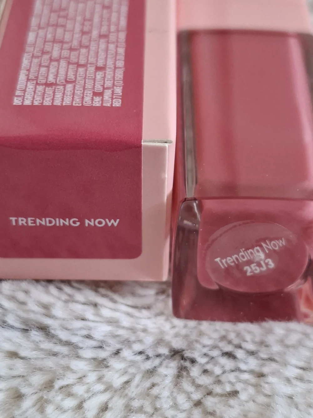 So Juicy Plumping Glossy Lip Oil 